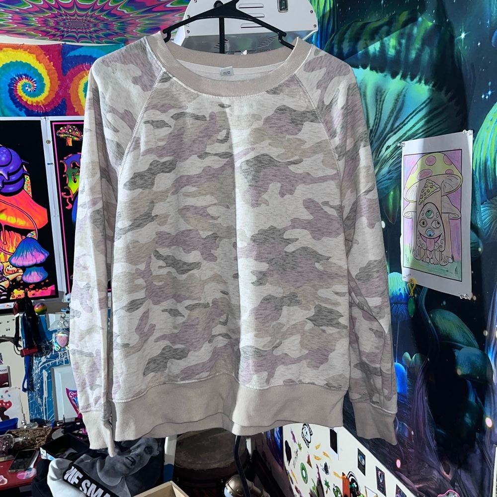 Woman’s Lg Old Navy Sweatshirt New without tags
